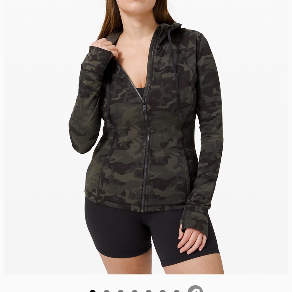 SOLD Lululemon hooded define jacket